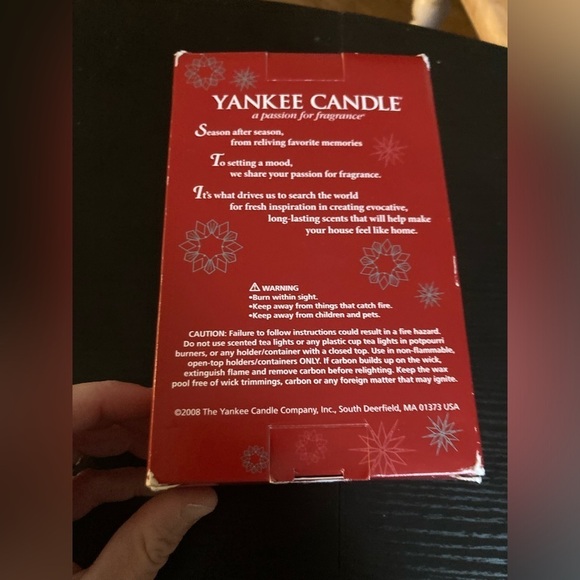 Yankee Candle crackle glass tea light holder in Balsam & Cedar. Brand new in box - Picture 2 of 4